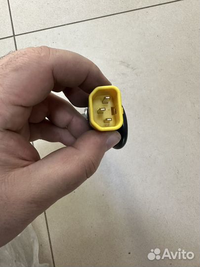 Кабель питания для сервера APC AP8704S