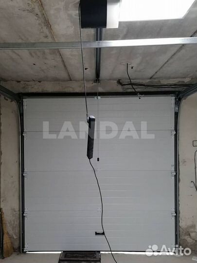 Секционные ворота