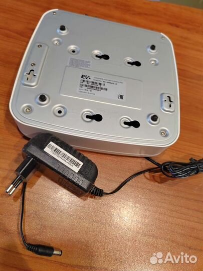 Цифровой видеорегистратор RVi-R04LA