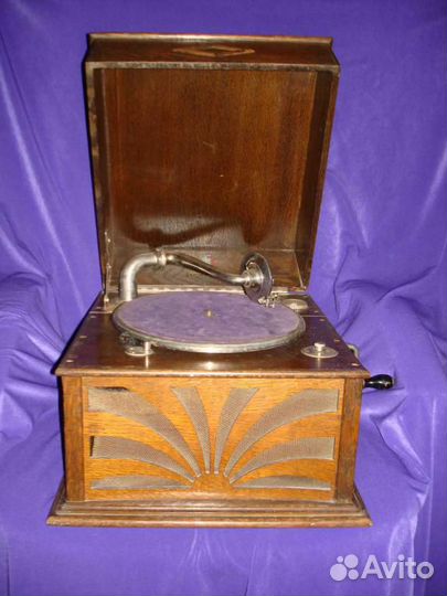 Старинный граммофон патефон Dulcetto 30-е годы дуб