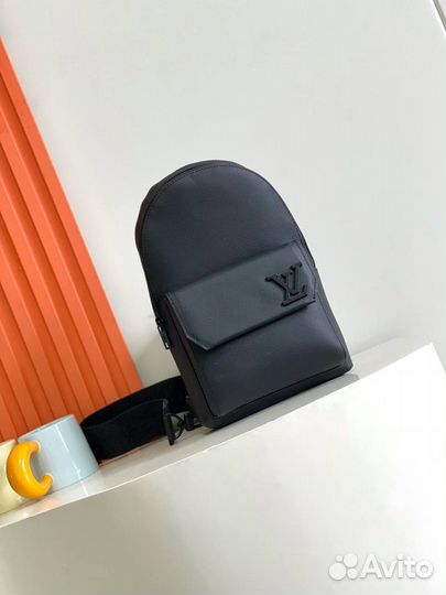 Сумка Louis Vuitton pilot sling