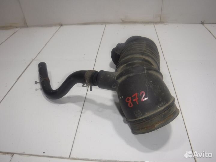 Патрубок воздушного фильтра Mitsubishi L200 4