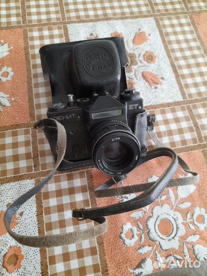 Пленочный фотоаппарат зенит