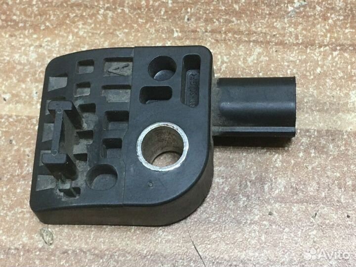 Датчик удара Kia Sportage 3 / Hyindai ix35