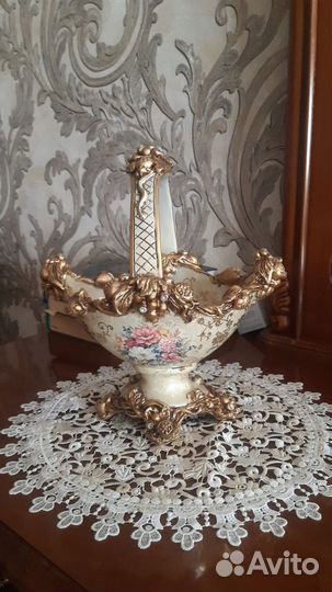 Конфетница на ножке