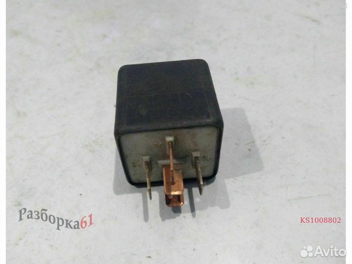 Реле стеклоподьемников audi A6 C4. № 203