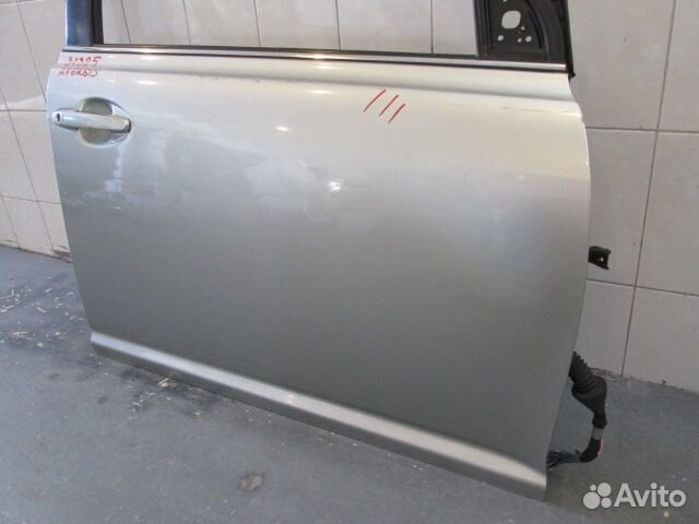 Дверь передняя прав. Toyota Avensis II (31325)