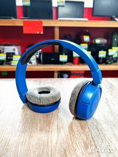 Беспроводные наушники JBL