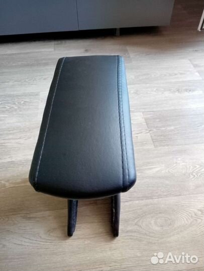 Подлокотник