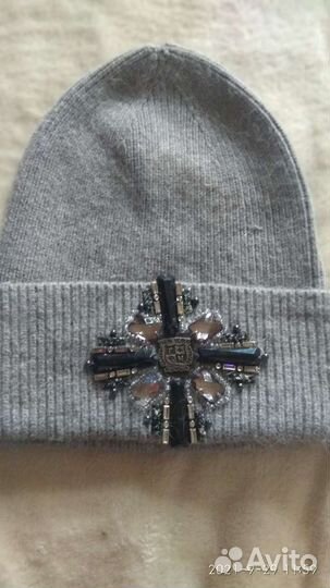 Женская шапка