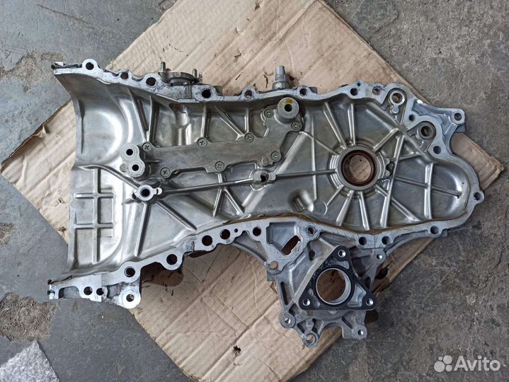 Боковая крышка двс Toyota 1ZR