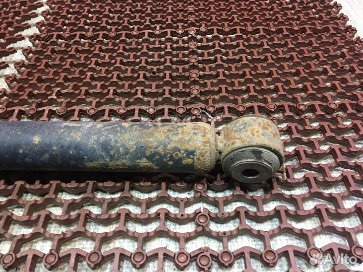 Амортизатор задний Mazda 3