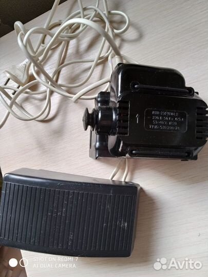 Электропривод с педалью для швейной машины