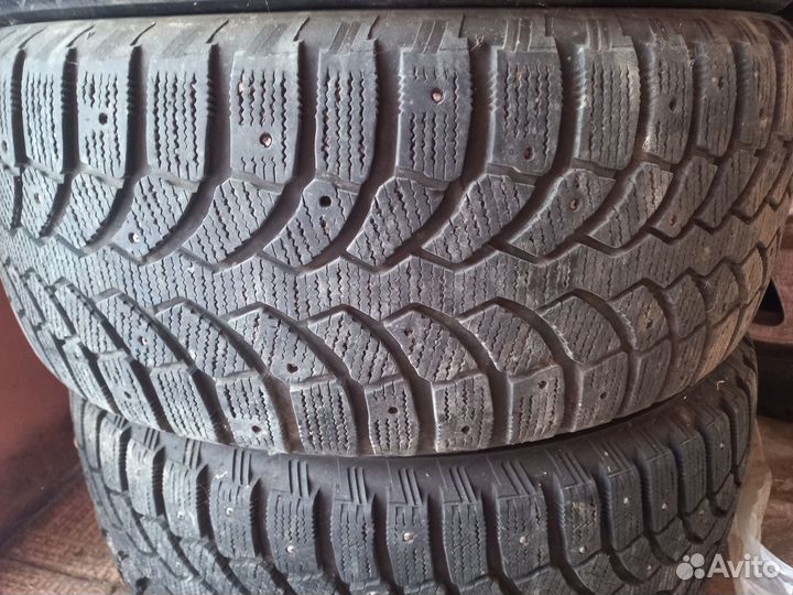 Bridgestone Blizzak Spike-01 255/55 R18