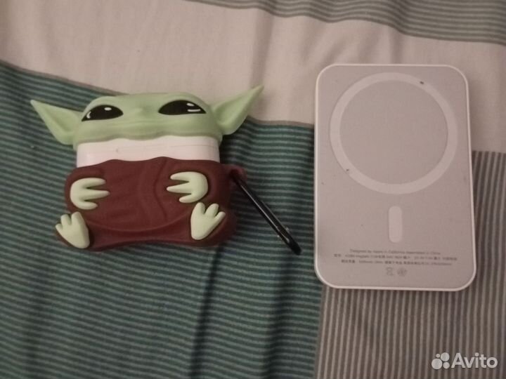 Наушники и повербанк