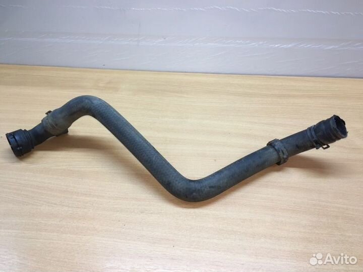 Патрубок радиатора нижний Skoda Octavia 1U2 AEE