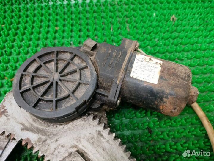 Стеклоподъемник передний правый Лада 2108 1999