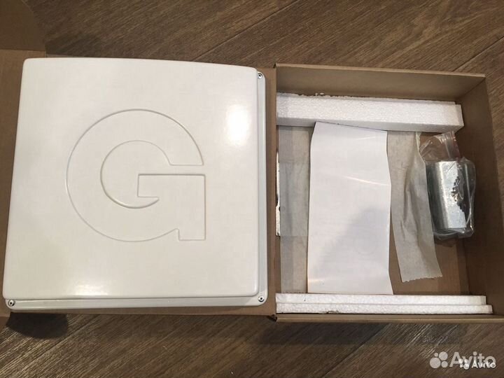 Панельная антенна GSM/3G/LTE 900-2200 мгц 15 дб F