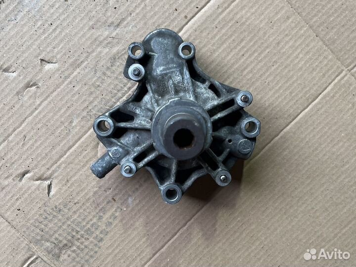 Помпа водяной насос Iveco Daily 3.0