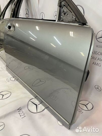 Дверь правая Mercedes W204