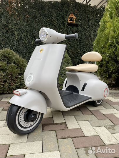 Детский мотоцикл Vespa к444рх-а