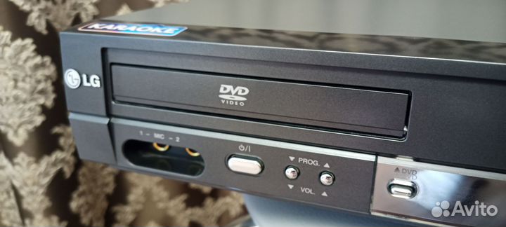 Видеомагнитофон с двд