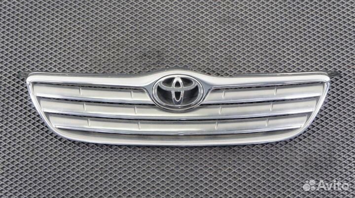 Решетка радиатора Toyota Corolla NZE121