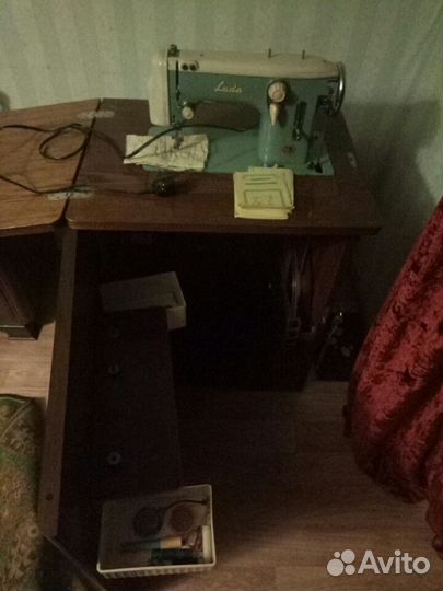 Швейная машина лада
