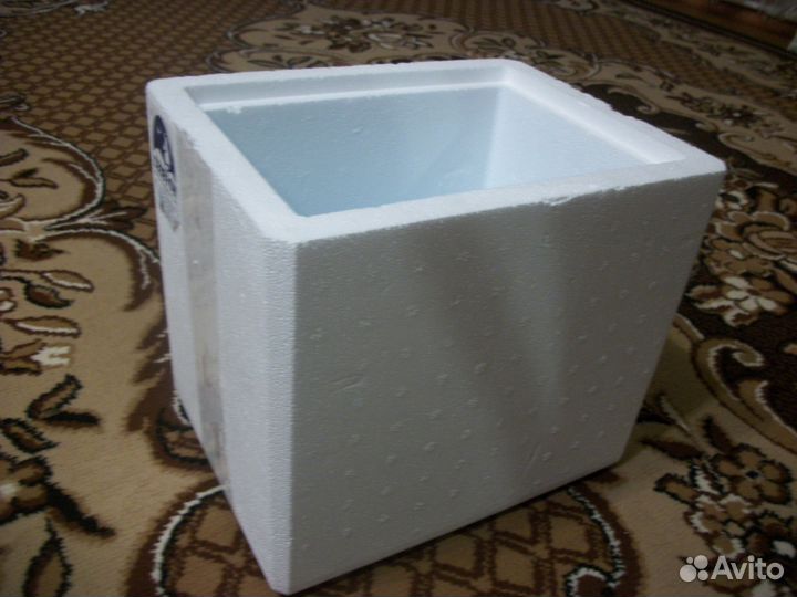 Ящик холодильник с охладителем