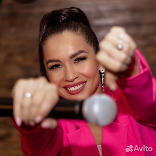 Ведущая (тамада) +Dj(муз. оборуд.)