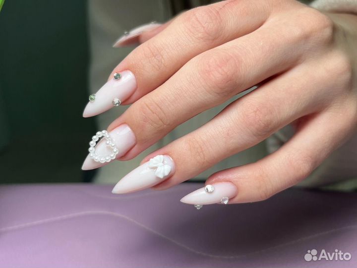 Модель на маникюр