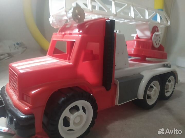 Детские игрушки машина, качалка