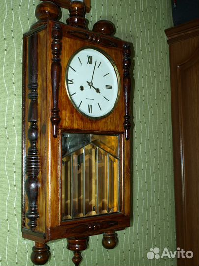 Часы Янтарь