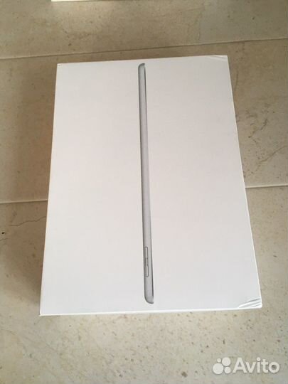 Коробки для Apple iPad 2018 9,7’’ и iPhone SE 2018