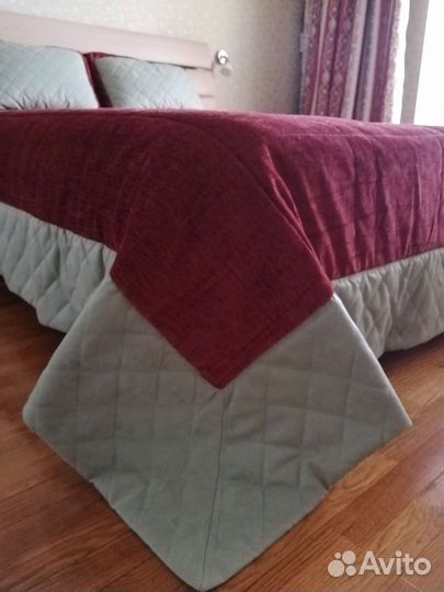 Покрывало и наволочки на кровать