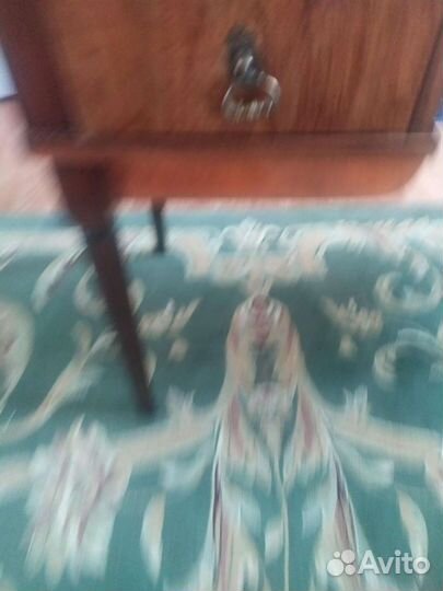 Будуарный стол с зеркалом псише