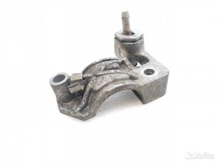 Кронштейн стабилизатора передний правый