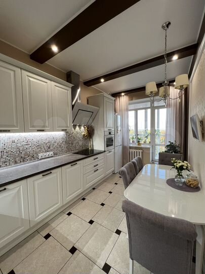 4-к. квартира, 136 м², 6/14 эт.