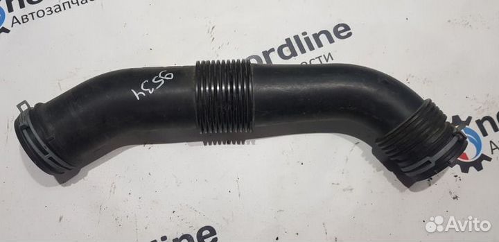 Патрубок воздушного фильтра левый Volkswagen