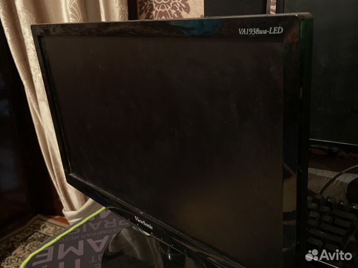 Монитор 19 дюймов