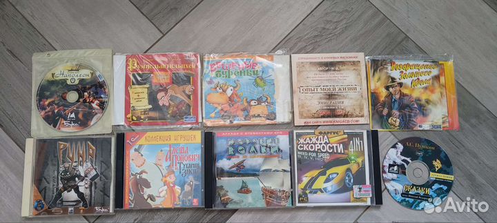 Диски с мультфильмами, фильмами и играми