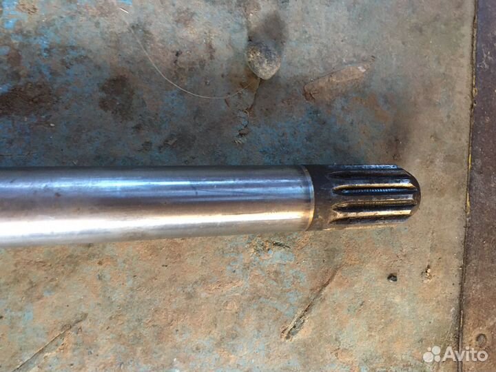 Вал вертикальный