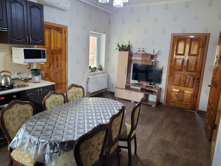 Дом 160 м² на участке 4 сот.