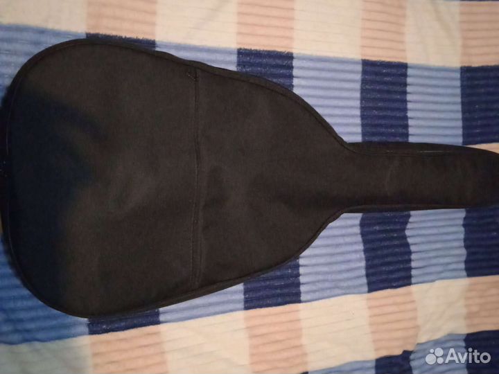 Акустическая гитара