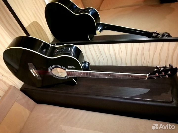 Электроакустическая гитара