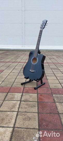 Гитара черная