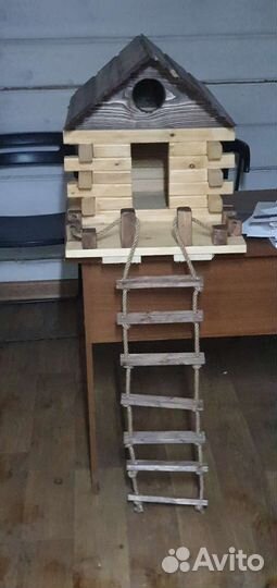 Кормушка для белок и птиц
