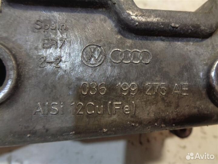 Кронштейн двигателя правый Skoda Octavia (A5 1Z)