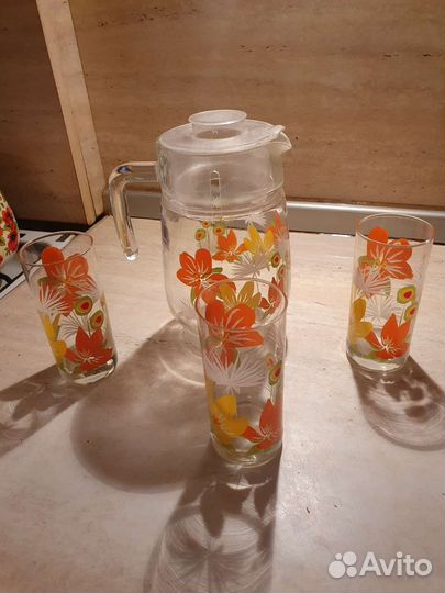 Графин (кувшин)со стаканами,стекло