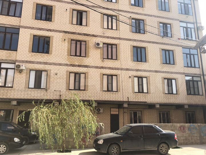 3-к. квартира, 93 м², 1/9 эт.